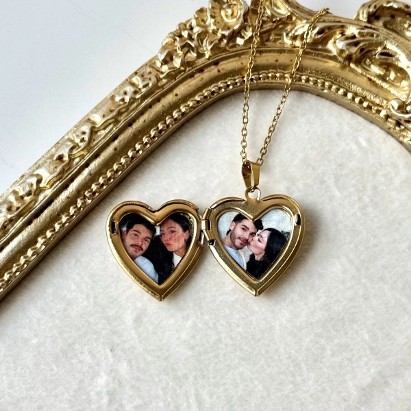 Desenli Kalp Fotoğraflı Kapaklı Kolye ( 1.8 cm )