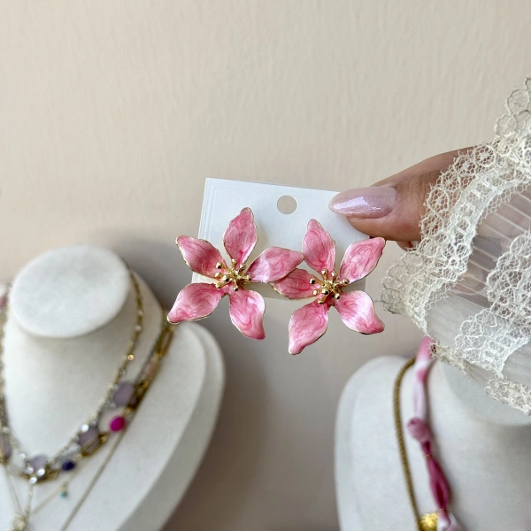 Blush Bloom Küpe