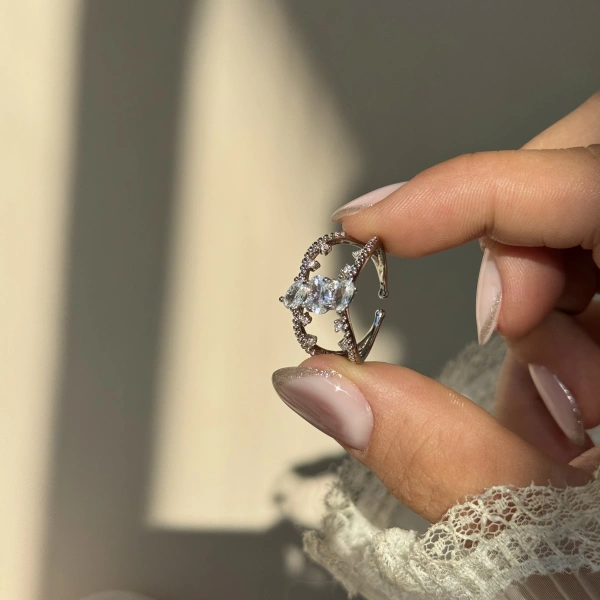 Oval Taşlı Prenses Yüzük