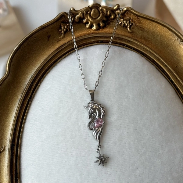 Kuzey Yıldızlı Unicorn Kolye