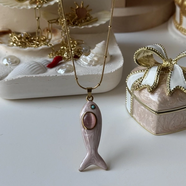 Pembe Taşlı Balık Kolye