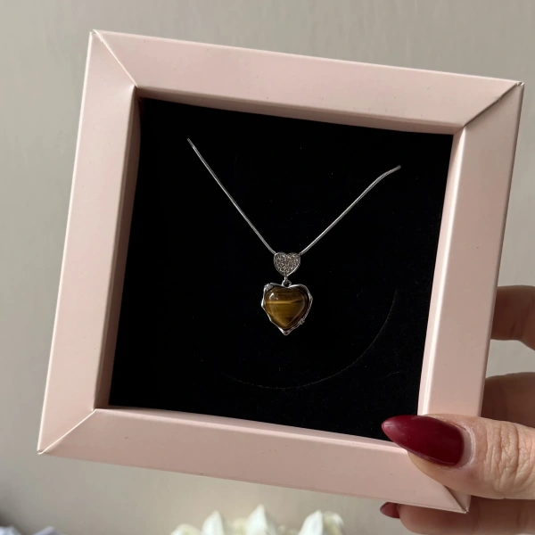 Amorvyn Kolye
