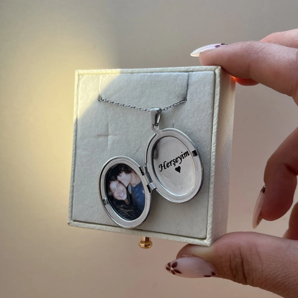 Fotoğraf ve Yazılı Oval Kapaklı Kolye (2,3 cm)