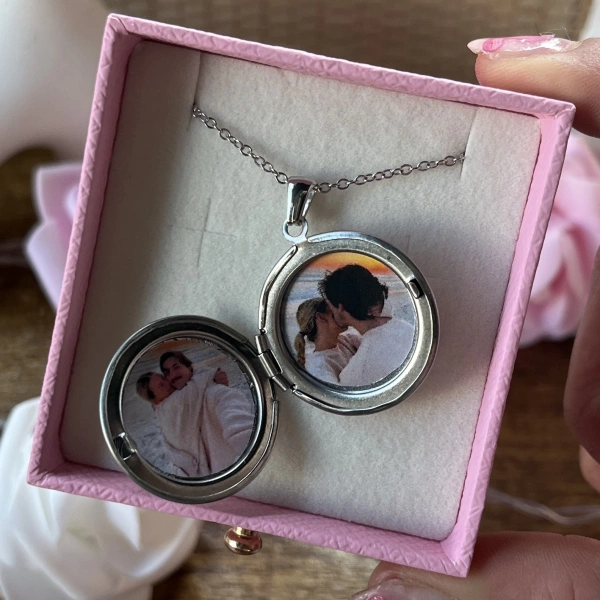 Yuvarlak Desenli Çift Fotoğraflı Kolye(2 cm)