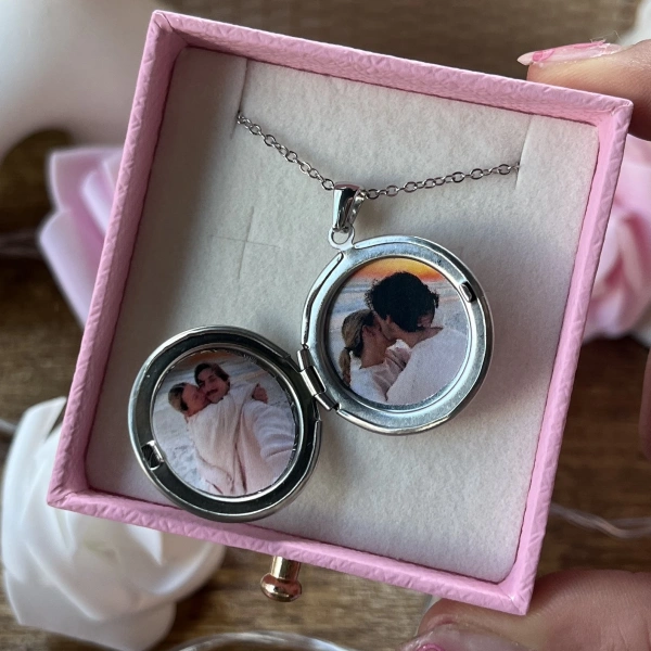Yuvarlak Desenli Çift Fotoğraflı Kolye(2 cm)