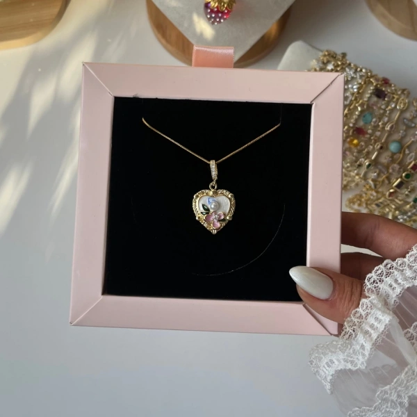 Gilded Secret Heart Kolye