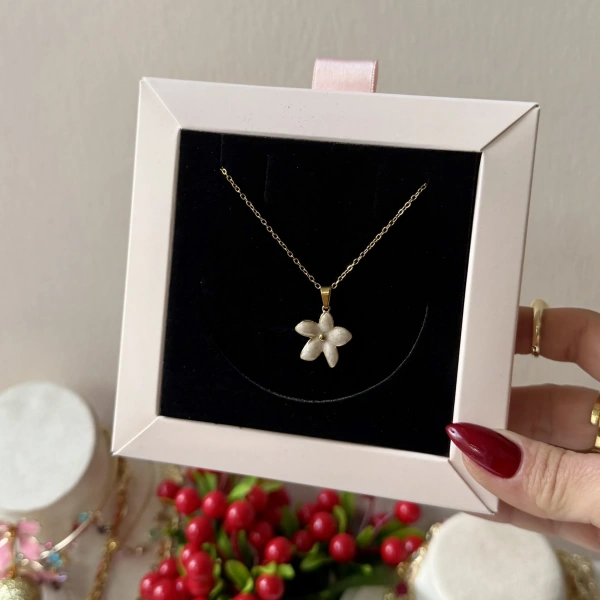 Snow Blossom Kolye
