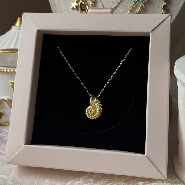 Spiral Shell Kolye