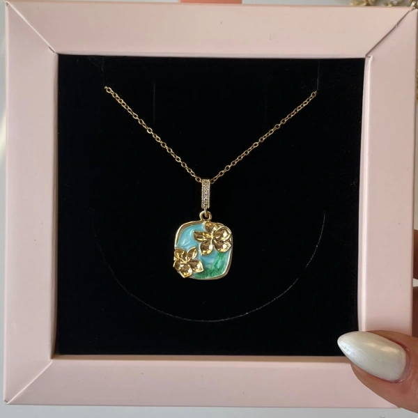 Verdant Cameo Kolye