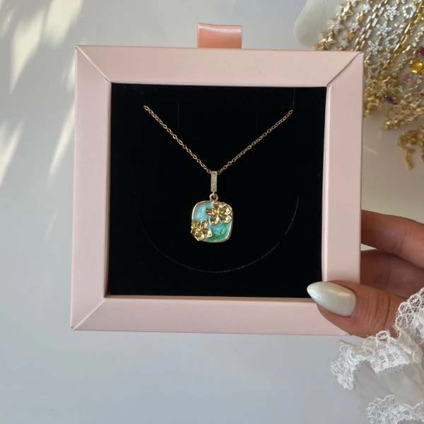 Verdant Cameo Kolye