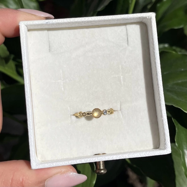 Krem Taşlı Mini Vintage Yüzük