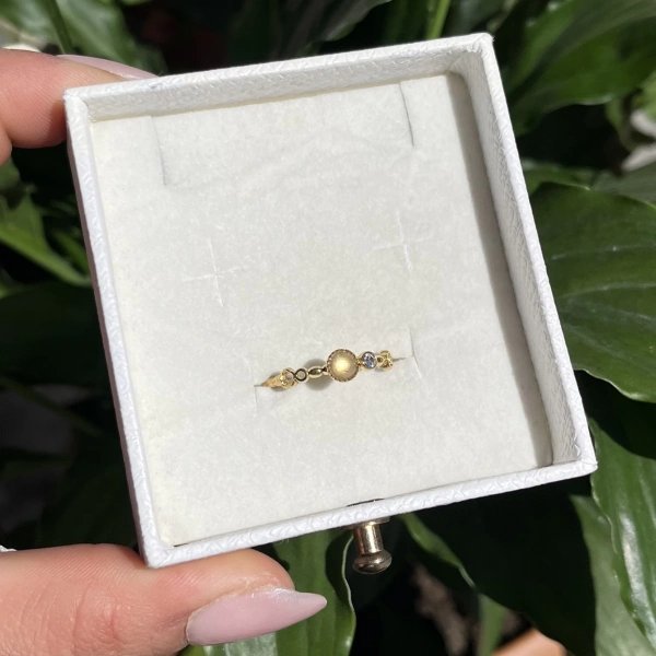 Krem Taşlı Mini Vintage Yüzük