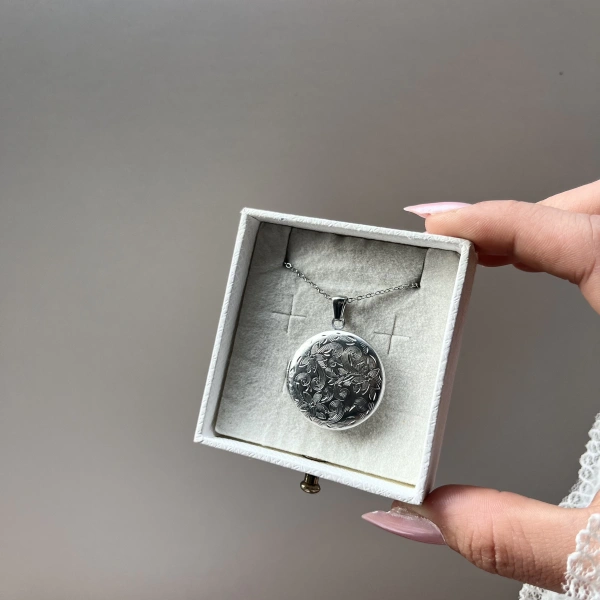 Yuvarlak Desenli Çift Fotoğraflı Kolye(2 cm)
