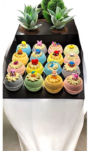 30 Adet Oyuncaklı Banyo ve Pedikür Topu – 125 gr Doğal Nem Bombası