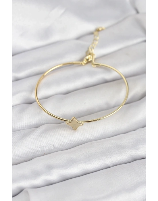 MuI MuI Gold Renk Pirinç Köşeli Yonca Model Kadın Bileklik