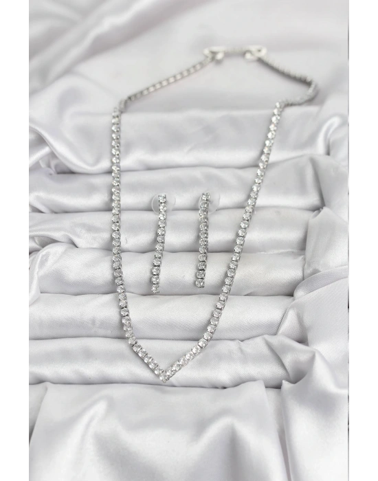 MuI MuI Gümüş Renk Zirkon Taşlı Kadın Kolye Küpe Seti