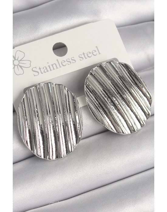 MuI MuI Pirinç Gümüş Renk Sallantı İşlemeli Daire Plaka Model Kadın Küpe