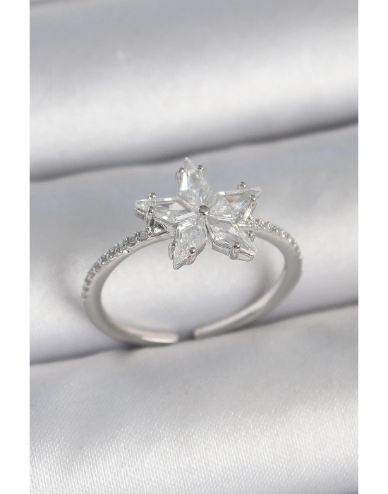 MuI MuI Pirinç Gümüş Renk Zirkon Taşlı Yıldız Model Ayarlanabilir Kadın Yüzük