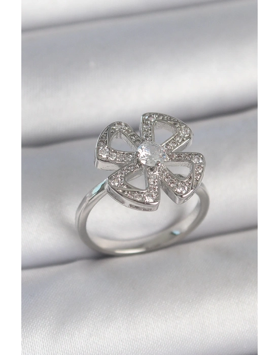 MuI MuI Pirinç Gümüş Renk Zirkon Taşlı Yonca Model Ayarlanabilir Kadın Yüzük