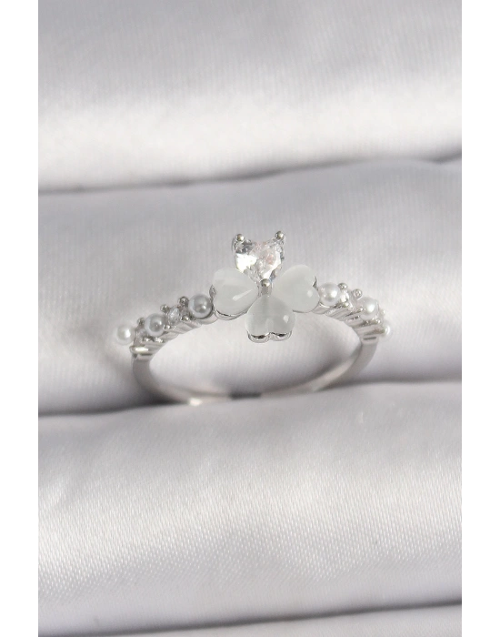 MuI MuI Pirinç Gümüş Renk Zirkon Taşlı Yonca Model İnci Detay Ayarlanabilir Yüzük