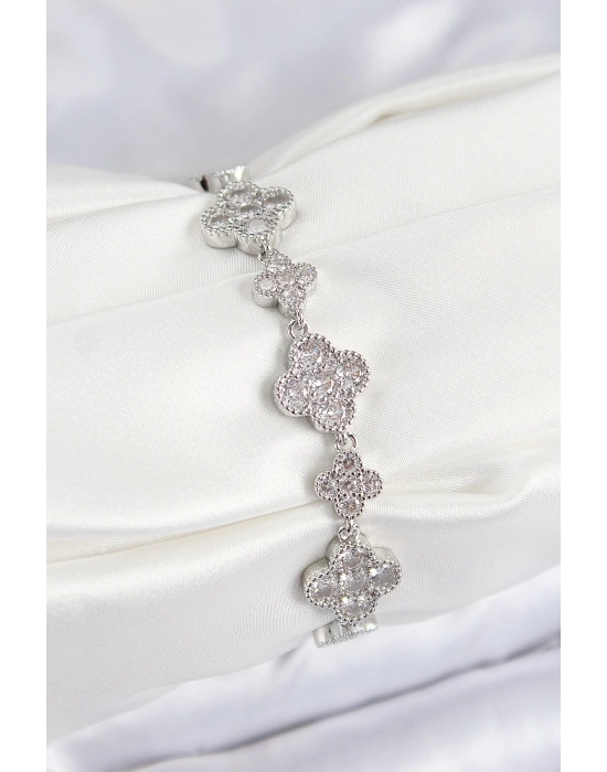 MuI MuI Pirinç Zirkon Taşlı Yonca Model Gümüş Renk VIP Seri Kadın Bileklik