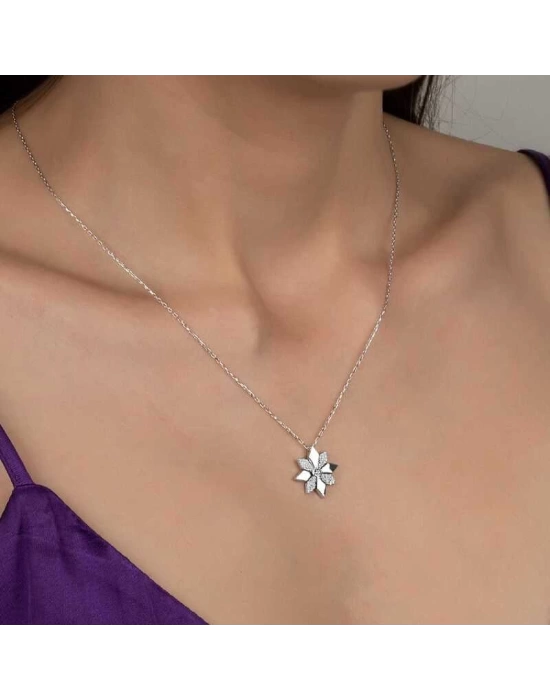 MuI MuI Swarovski Taşlı Gümüş Çiçek Bayan Kolye