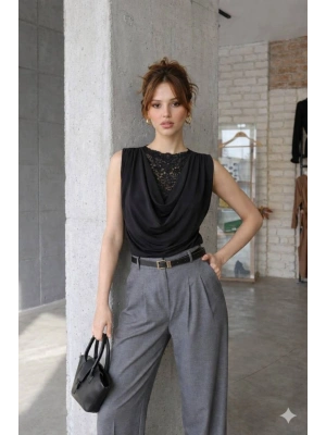 Dantel Detay Dökümlü Bluz - Siyah