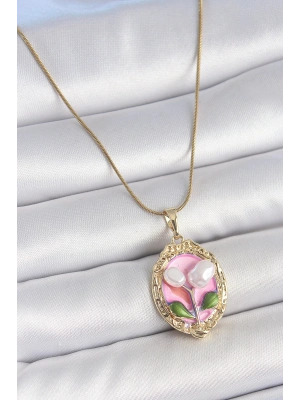 MuI MuI 316L Çelik Gold Renk Zincir Pembe Mineli İncili Çiçek İşlemeli Portre Model Kadın Kolye
