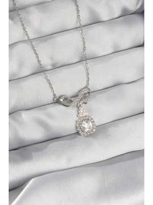 MuI MuI 316L Çelik Gümüş Renk Fiyonk Detay Zirkon Taşlı Tektaş Kolye