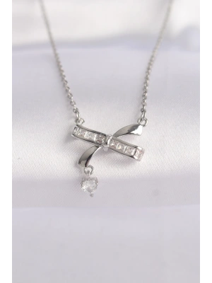MuI MuI 316L Çelik Zincir Gümüş Renk Zirkon Taşlı Kalp Detay Fiyonk Kolye