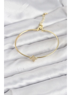 MuI MuI Gold Renk Pirinç Köşeli Yonca Model Kadın Bileklik