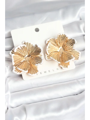 MuI MuI Pirinç Gold Renk Beyaz Mine Detaylı Lotus Kadın Küpe