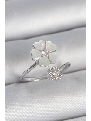 MuI MuI Pirinç Gümüş Renk Beyaz Mineli Çiçek Model Zirkon Taş Detay Kadın Yüzük