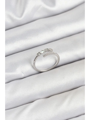 MuI MuI Pirinç Gümüş Renk Kalpli Detaylı Zirkon Taşlı Kadın Yüzük