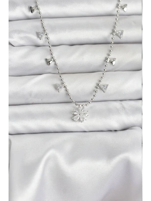 MuI MuI Pirinç Gümüş Renk Zirkon Taşlı Çiçek Model Kadın Kolye