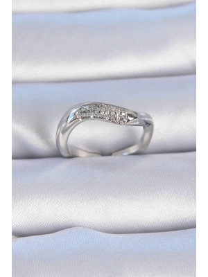 MuI MuI Pirinç Gümüş Renk Zirkon Taşlı Kadın Yüzük