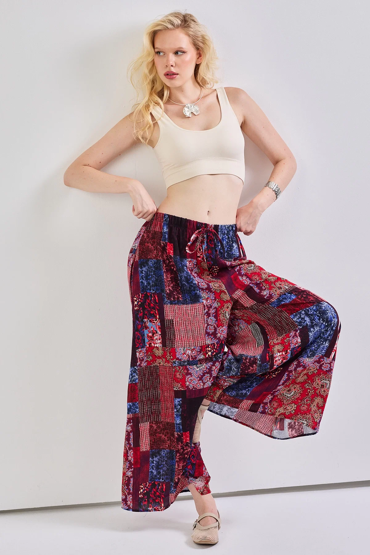 Geniş Paça Bel Lastikli Baskı Detaylı Viskon Pantolon Çok Renkli