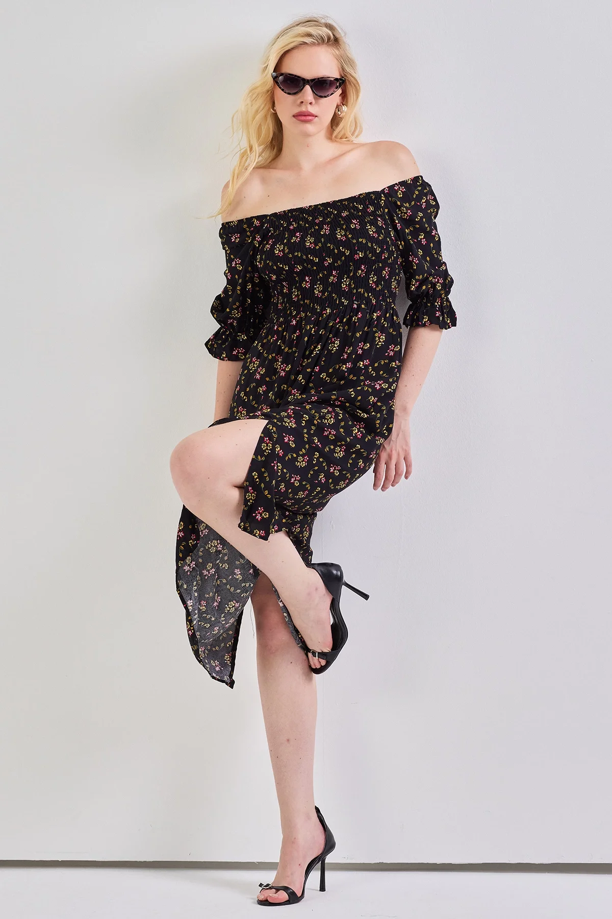 Kadın Kare Yaka Gipeli Desenli Viskon Elbise Siyah