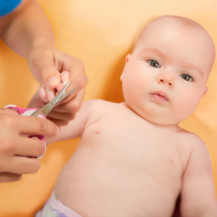 Babyjem Bebek Tırnak Makası 0-12 Ay Yuvarlak Uçlu Eğimli Paslanmaz Çelik Bıçak Koruyucu Kılıflı