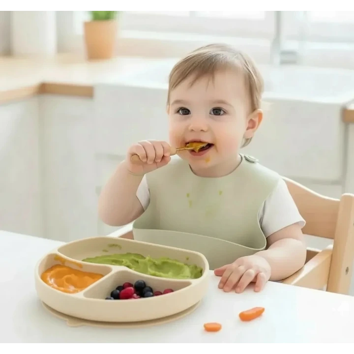 Babyjem Vakum Tabanlı Sabitlenebilir Silikon Tabak Ekru