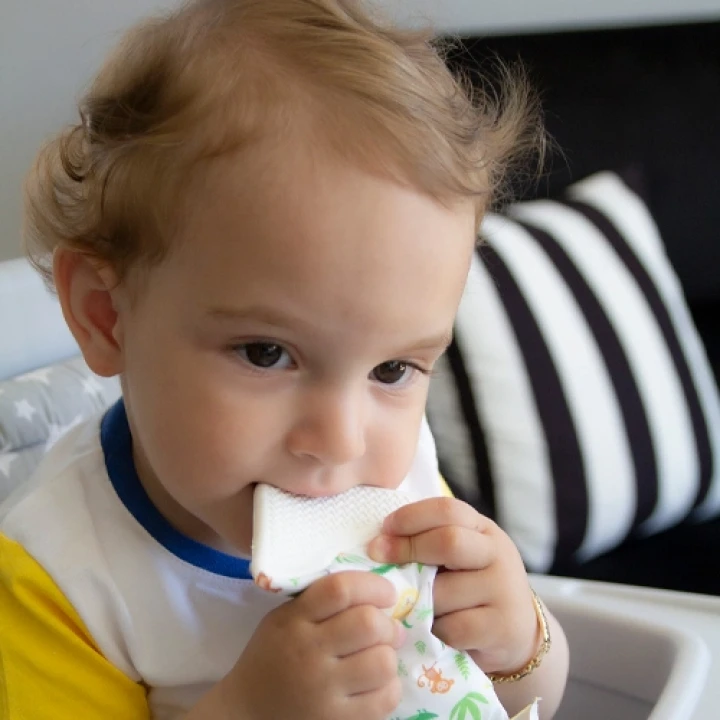 Babyjem Silikon Diş Kaşıyıcı Fular & Kravat Diş Kaşıyıcı Beyaz Outlet