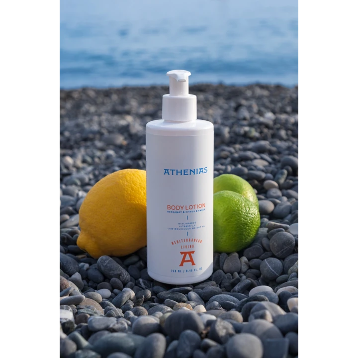 Athenias Niacinamide, E Ve C Vitamini İçeren Vücut Losyonu 250 ml Uzun Süre Nem Cilt Tonu Eşitleyici