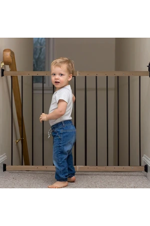 Babyjem Ayarlanabilir Ahşap Demir Destekli Güvenlik Kapısı