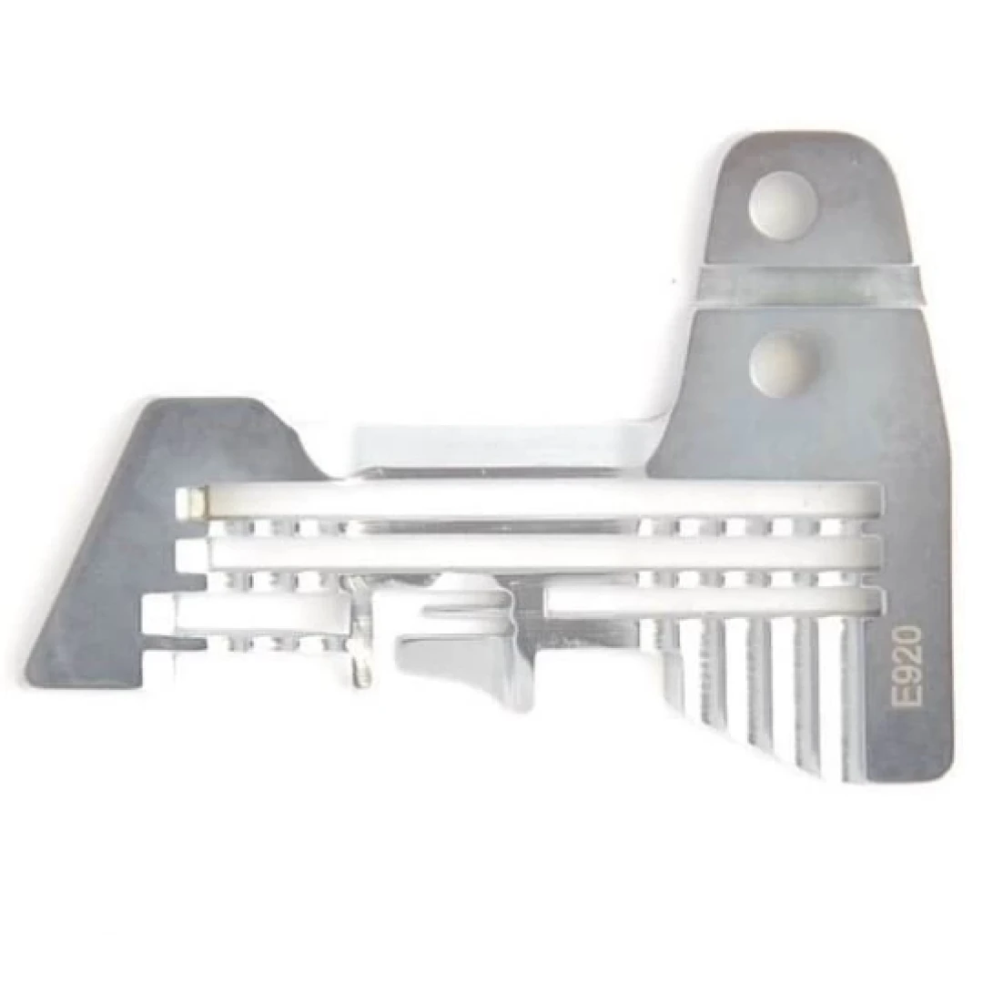 Siruba Overlok 4 İp Plaka / E920