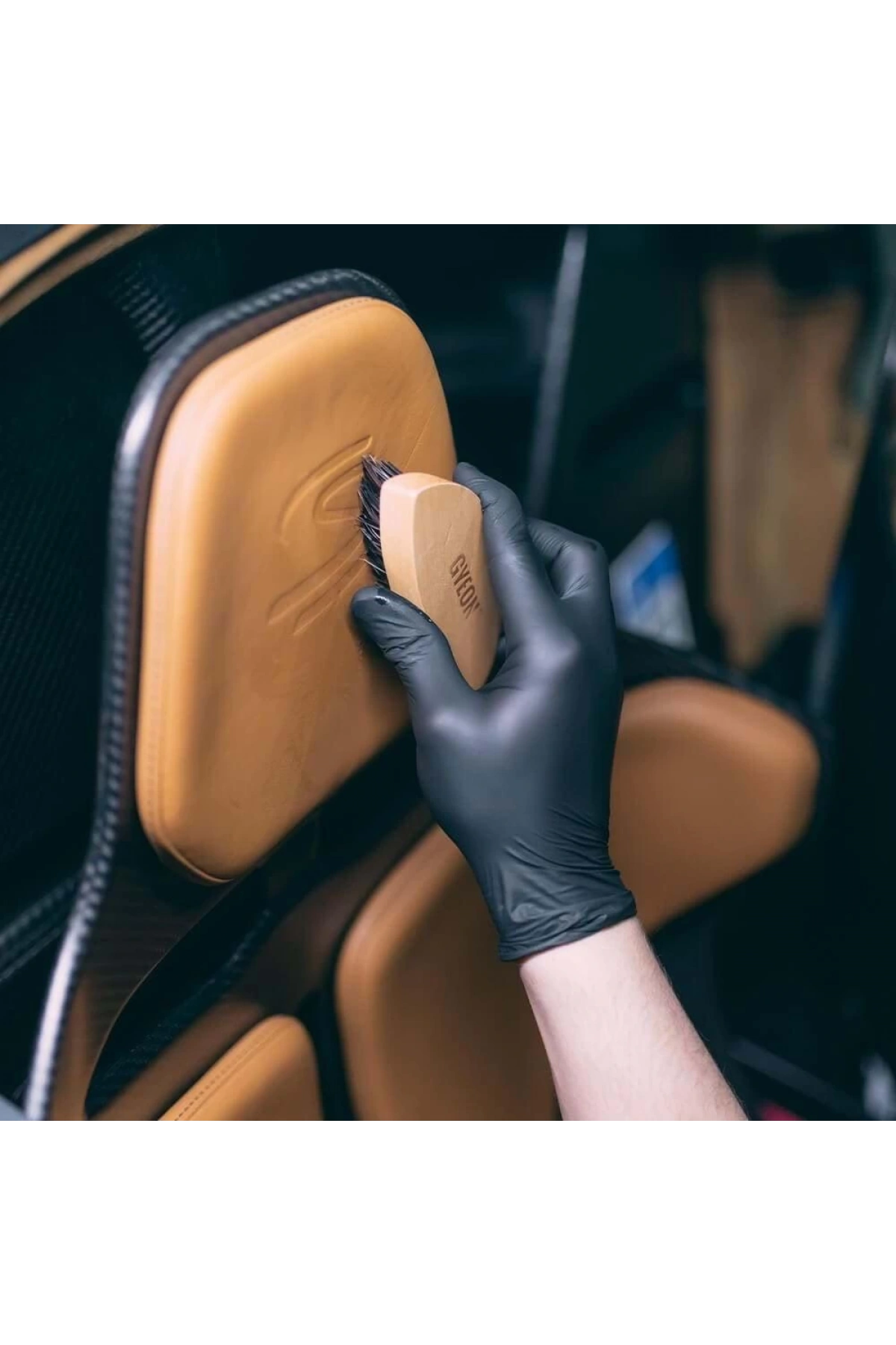 GYEON Q²M Leather Brush Deri Temizlik Fırçası