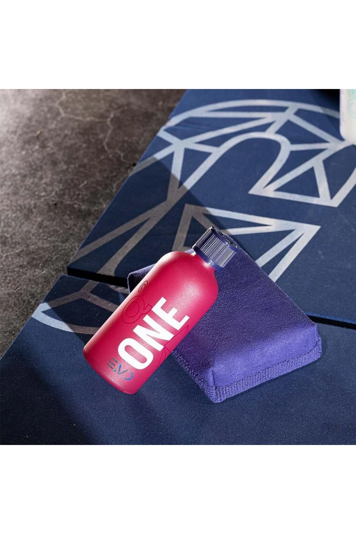 GYEON Q² One EVO Light Box Seramik Kaplama - 100ml - 9H Oto Boya Koruma-Su İtici