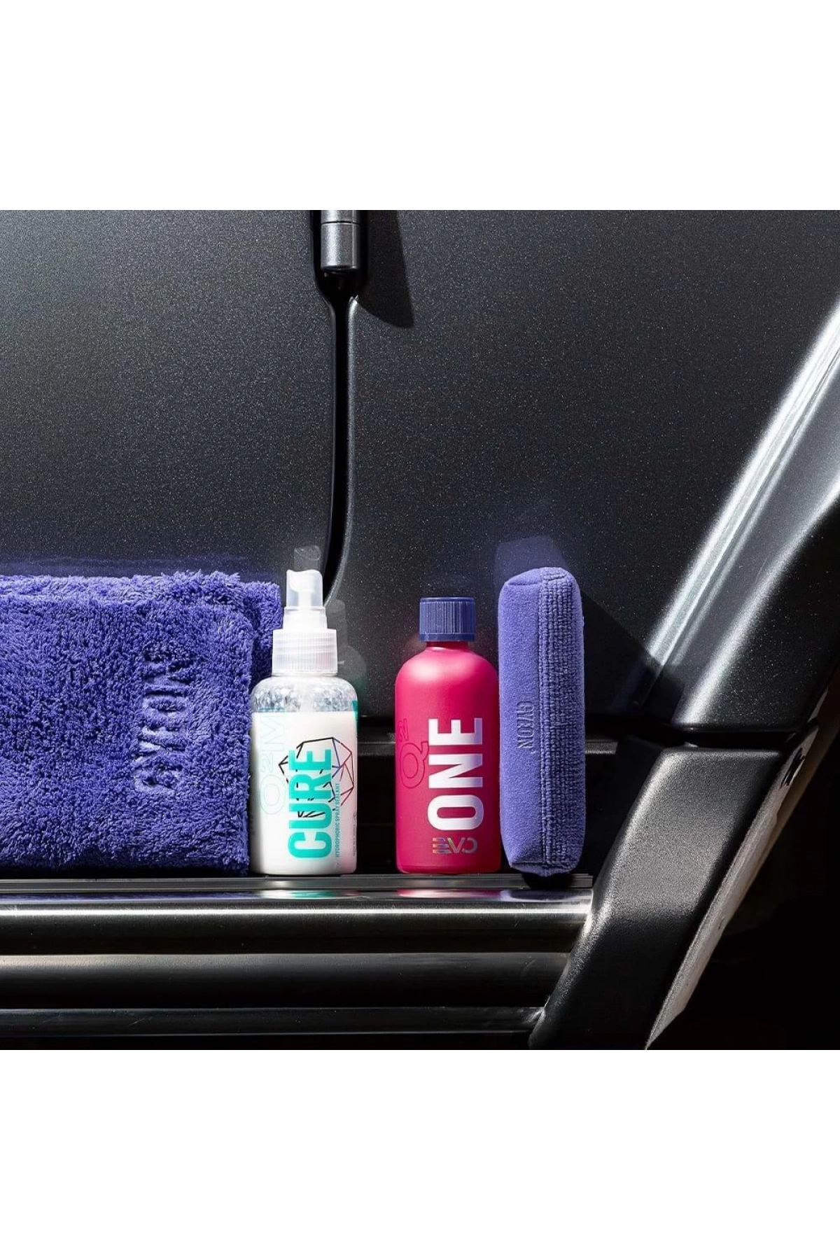 GYEON Q² One EVO Light Box Seramik Kaplama - 100ml - 9H Oto Boya Koruma-Su İtici