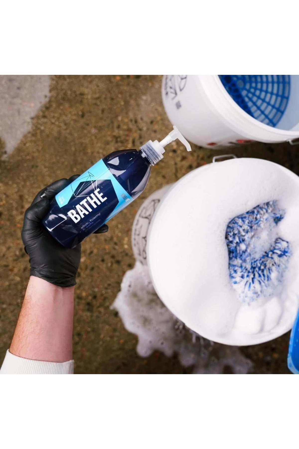 GYEON Q²M Bathe PH Nötr Cilalı Oto Şampuanı 500 ml