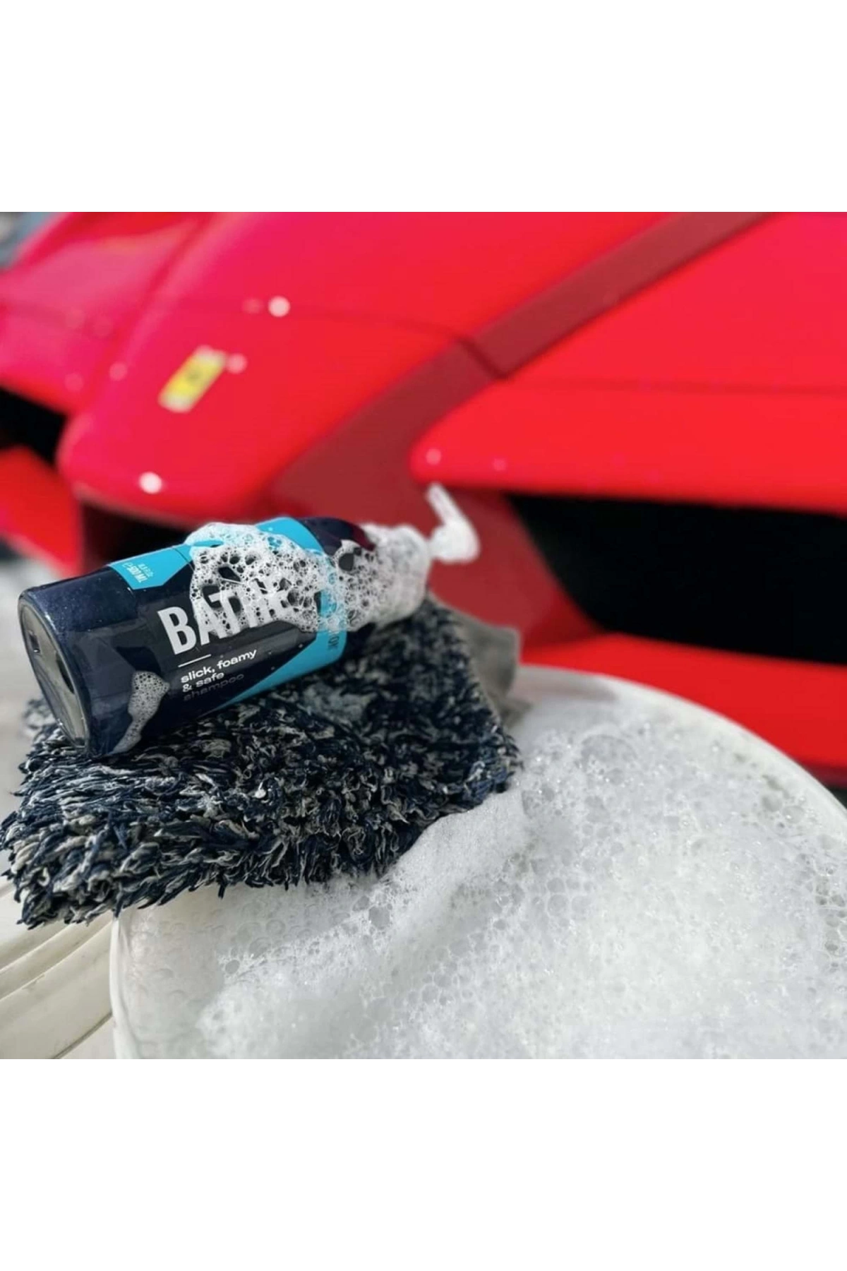 GYEON Q²M Bathe PH Nötr Cilalı Oto Şampuanı 500 ml