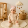 Kız Bebek Tavşanlı Ayaklı Tulum ve Şapka Seti – Sevimli ve Rahat Bebek Giyim